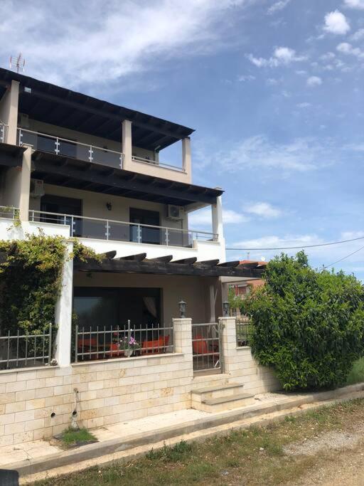 Дом отдыха Tristan Beachfront House Флогита