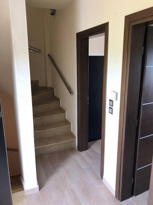 Tristan Beachfront House Дом отдыха *
